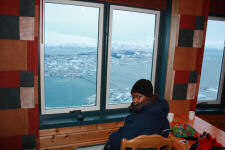 Nikki with a view to Troms from Storsteinen