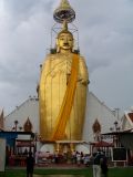 The standing Buddha at Wat Intharawihan