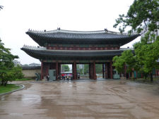 Entrance to Changdeokgung Palace in Seoul