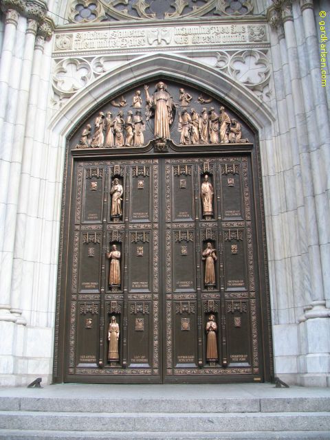 bronze_door_of_saint_patricks_cathedral_nyc.jpg